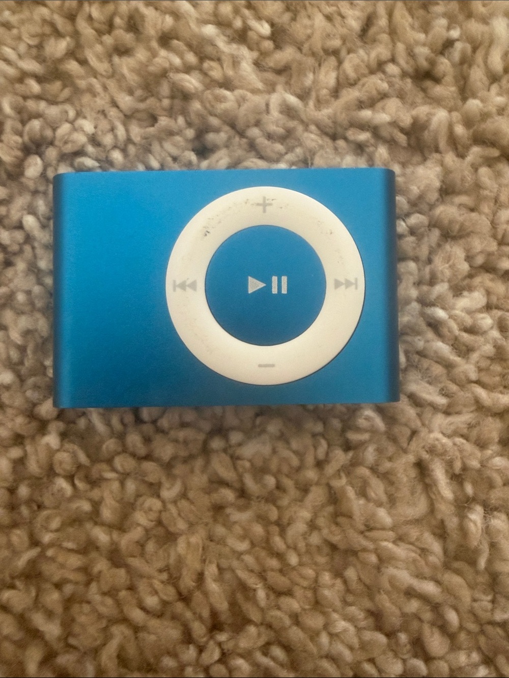 Apple iPod shuffle 2GB Blue (4th Generation) - Picture 10 of 11